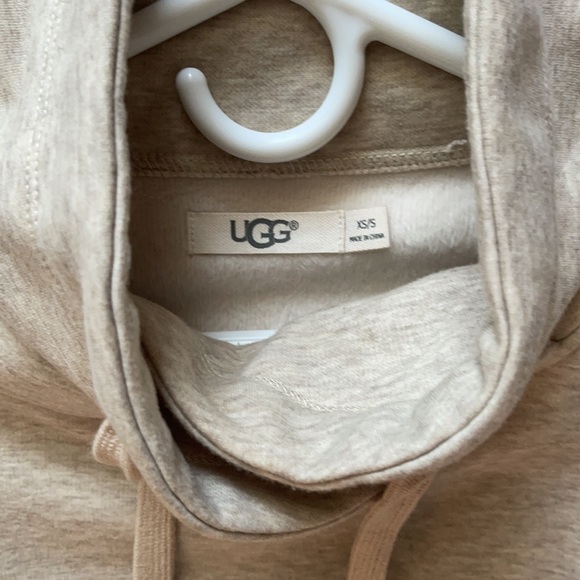 NWOT UGG Fleece Poncho - Picture 2 of 3